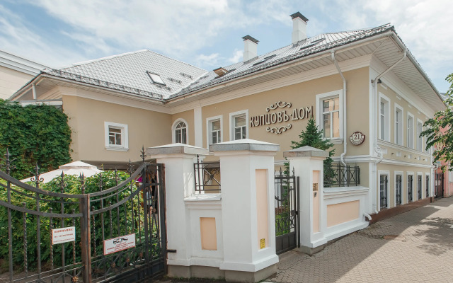Kuptsov Dom Hotel