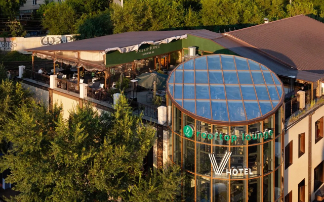 V Hotel&Rooftop Lounge Hotel