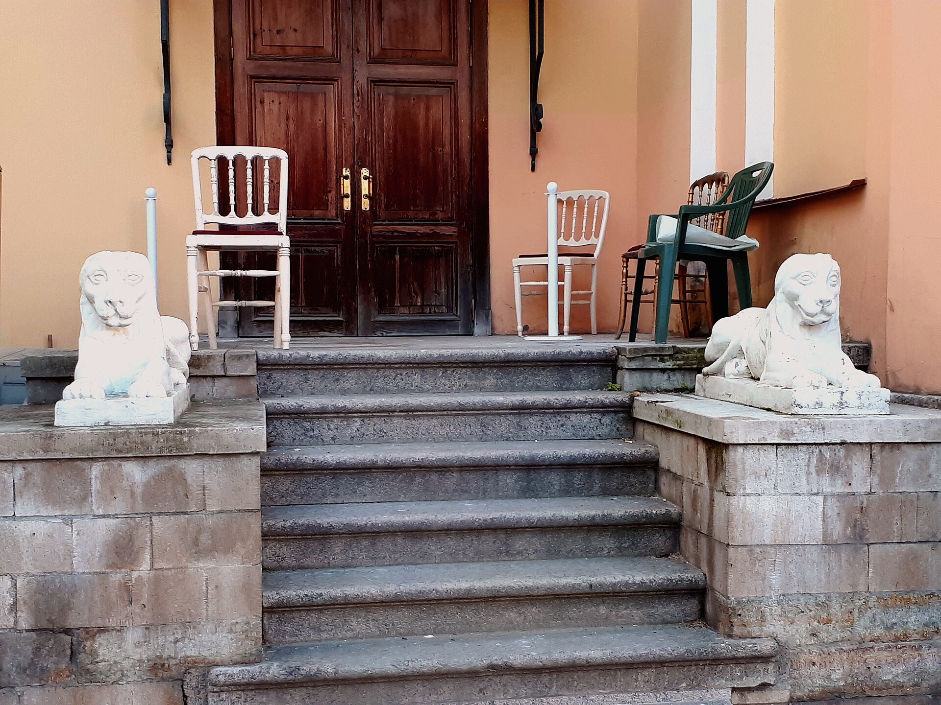 Yusupov Palace and Moika Embankment Tour